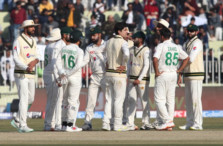 Pak vs Eng : रोमांचक स्थिति पर पहुंचा पाकिस्तान और इंग्लैंड के बीच मुकाबला, बेहतर खेलने वाली टीम को मिलेगी जीत