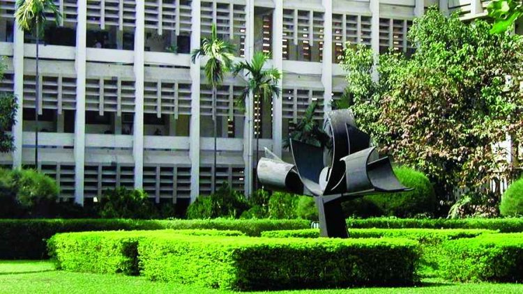 IIT बॉम्बे में 25 स्टूडेंट्स को मिला 1 करोड़ रुपए का सैलरी पैकेज!